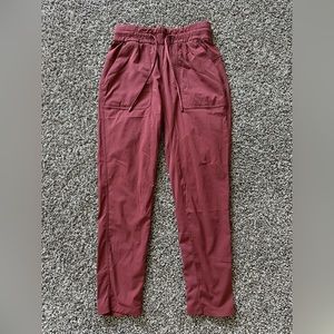 Lululemon Beyond the studio pant slim size 4